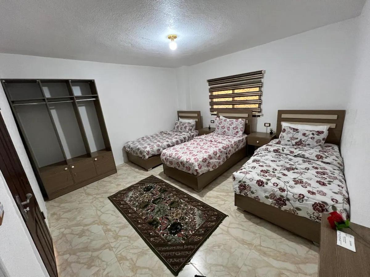 וואדי מוסא Z3 Hostel מראה חיצוני תמונה