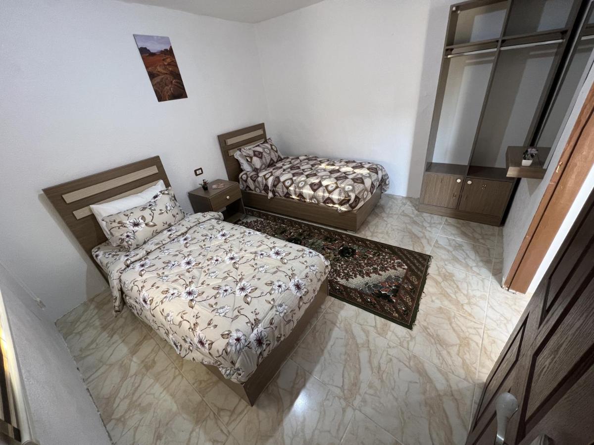 וואדי מוסא Z3 Hostel מראה חיצוני תמונה