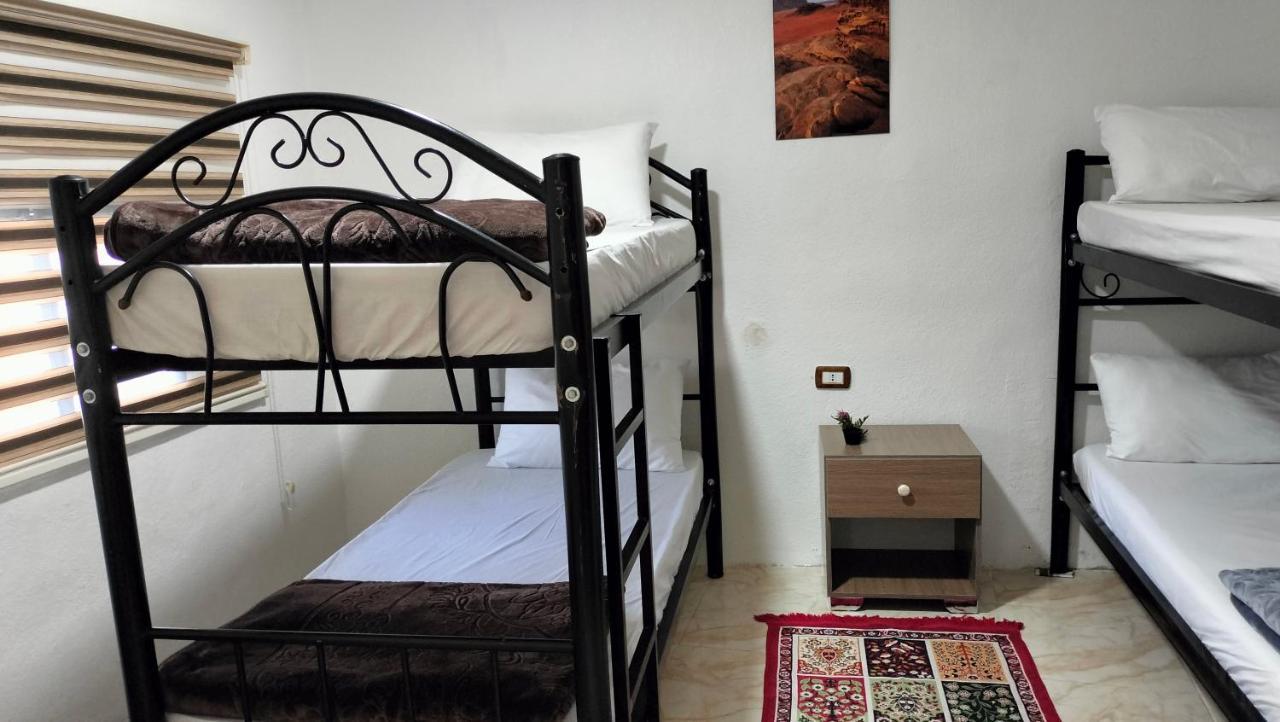 וואדי מוסא Z3 Hostel מראה חיצוני תמונה