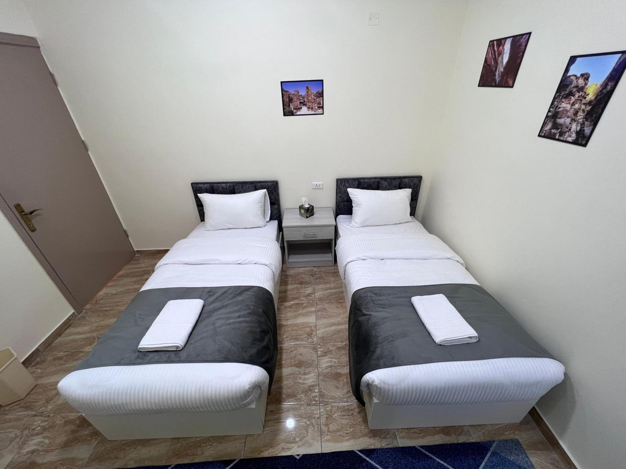 וואדי מוסא Z3 Hostel מראה חיצוני תמונה