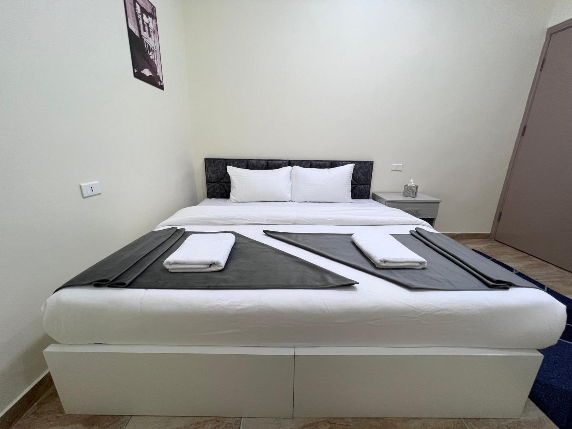 וואדי מוסא Z3 Hostel מראה חיצוני תמונה