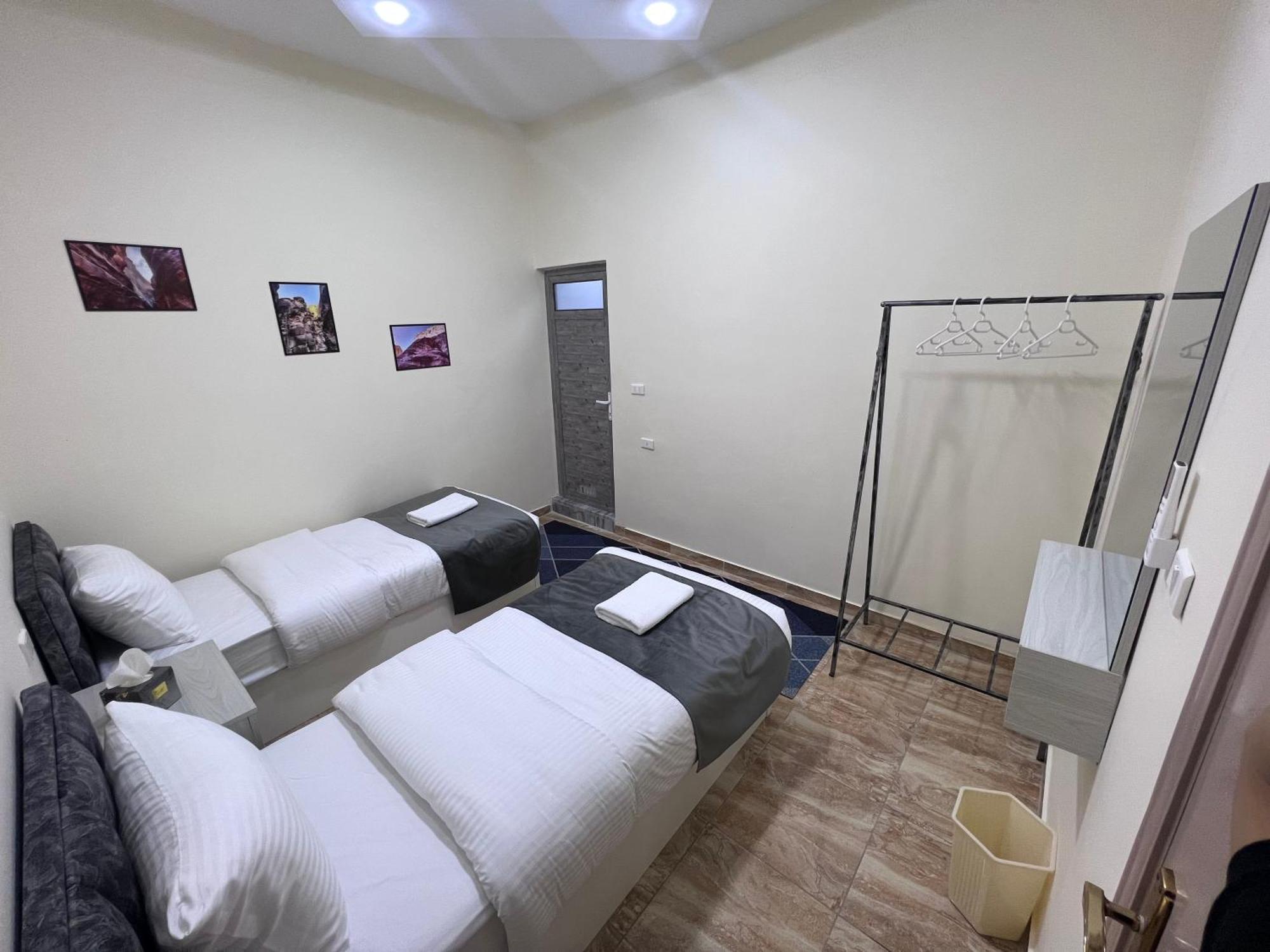 וואדי מוסא Z3 Hostel מראה חיצוני תמונה